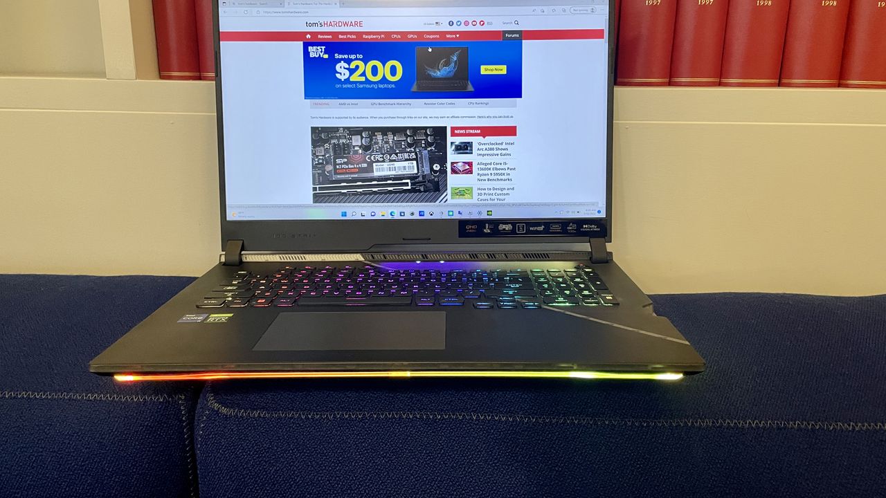 Asus ROG Strix Scar 17 SE (G733) Review: Practical, Pretty, and