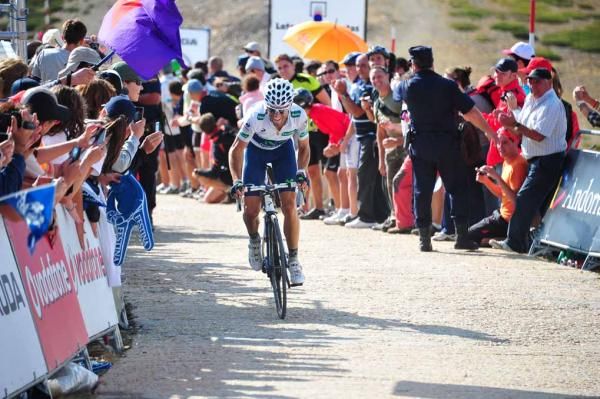 Alejandro Valverde (Movistar) couldn't put enough time into Contador to take red.