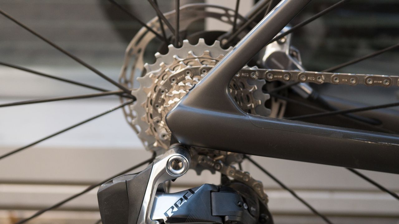 Teammachine R 01 LTD rear thru axle shielding and aero shaping