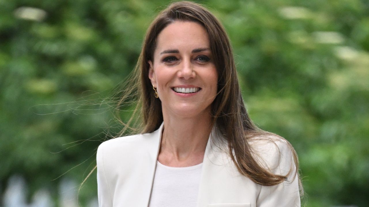 The Duchess of Cambridge Visits Little Village Brent LONDON, ENGLAND - JUNE 08: Catherine, Duchess of Cambridge visits Little Village Brent on June 08, 2022 in London, England. 