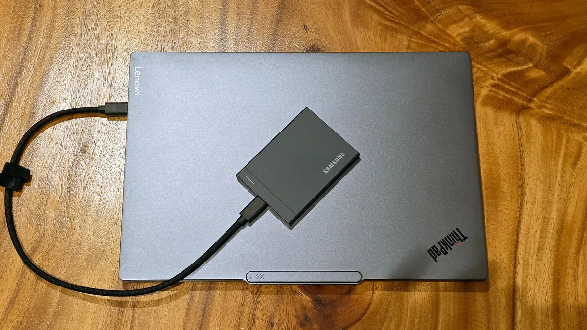 Samsung Portable SSD P9 дизайн Внешний вид портативного накопителя Samsung Portable SSD P9