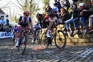 Omloop Het Nieuwsblad 2022 - 77th Edition - Gent - Ninove 204,2 km - 26/02/2022 - Matteo Trentin (ITA - UAE Team Emirates) - Wout Van Aert (BEL - Team Jumbo - Visma) - photo Gregory Van Gansen/SprintCyclingAgencyÂ©2022