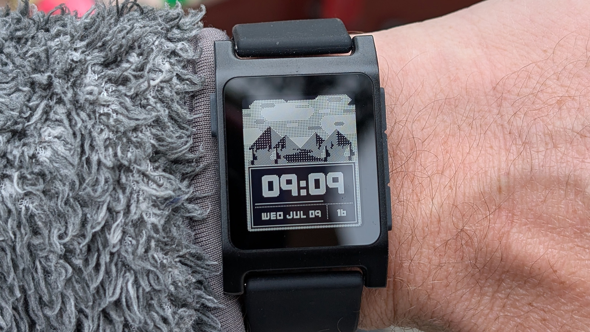 Pebble 2 Duo running Weather Land watchface by Reno