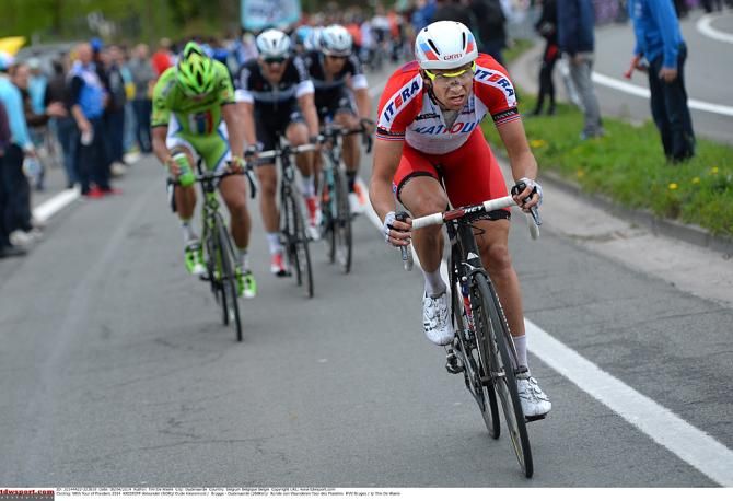 Alexander Kristoff (Katusha) attacks the chase group