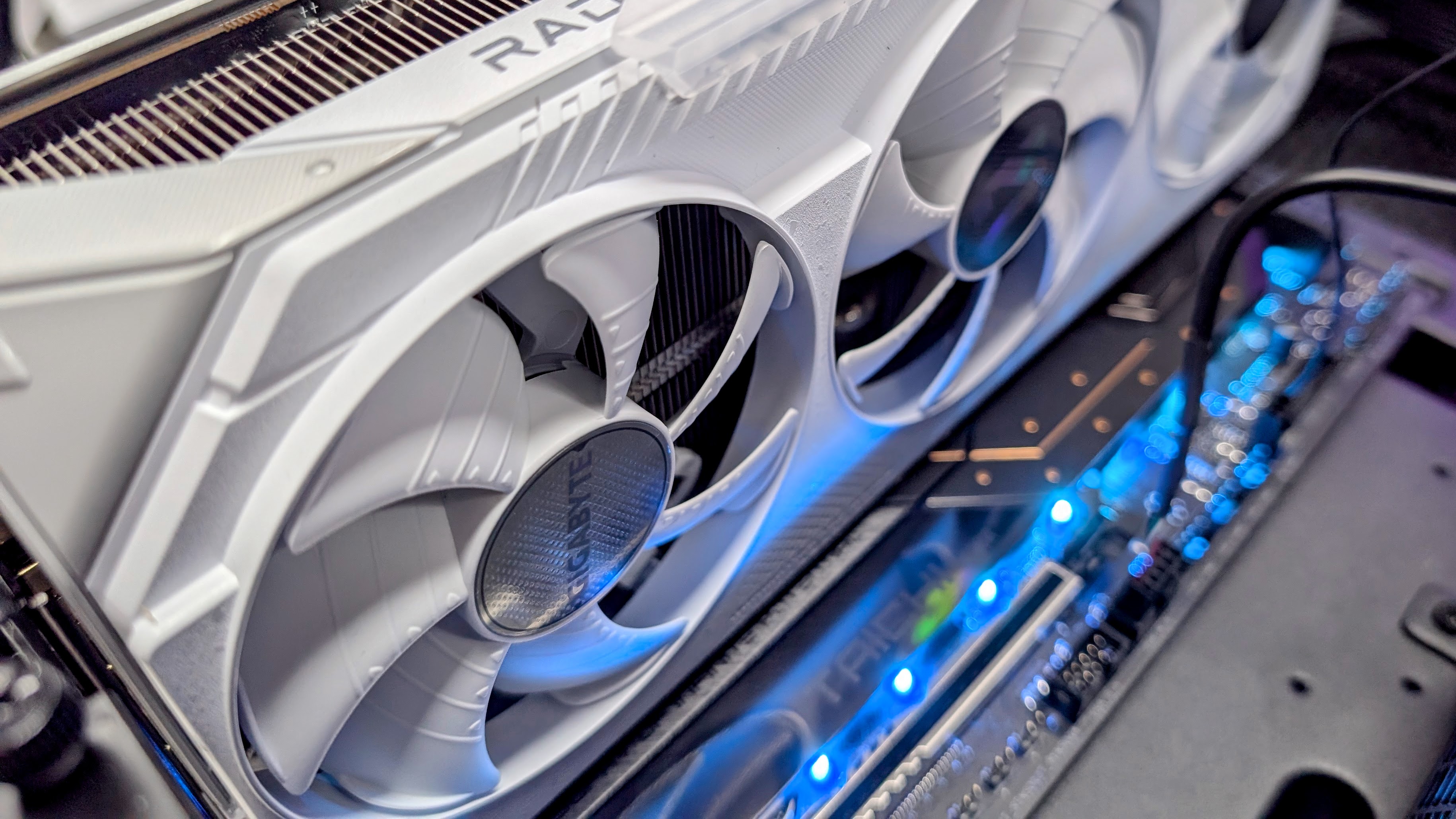 Gigabyte Radeon RX 9070 XT Gaming OC Ice 16GB installed in test bench