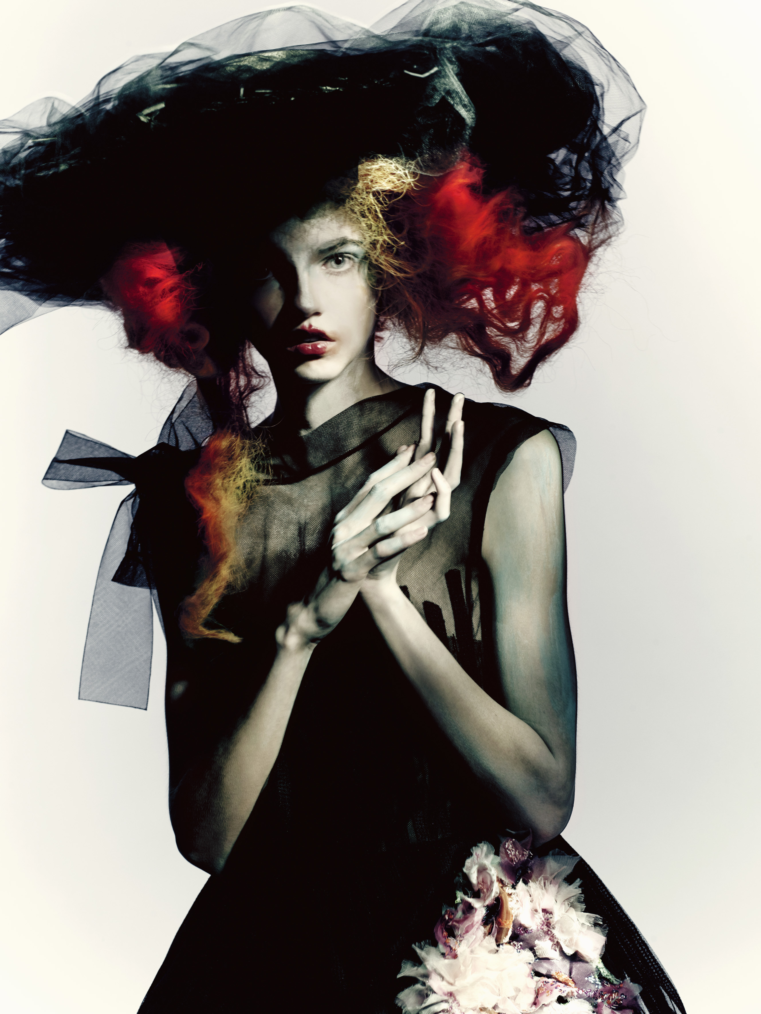 Paolo Roversi Monograph (Thames & Hudson) © Paolo Roversi.