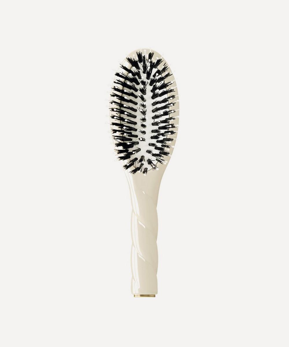 N.03 the Essential Soft Petite Brush