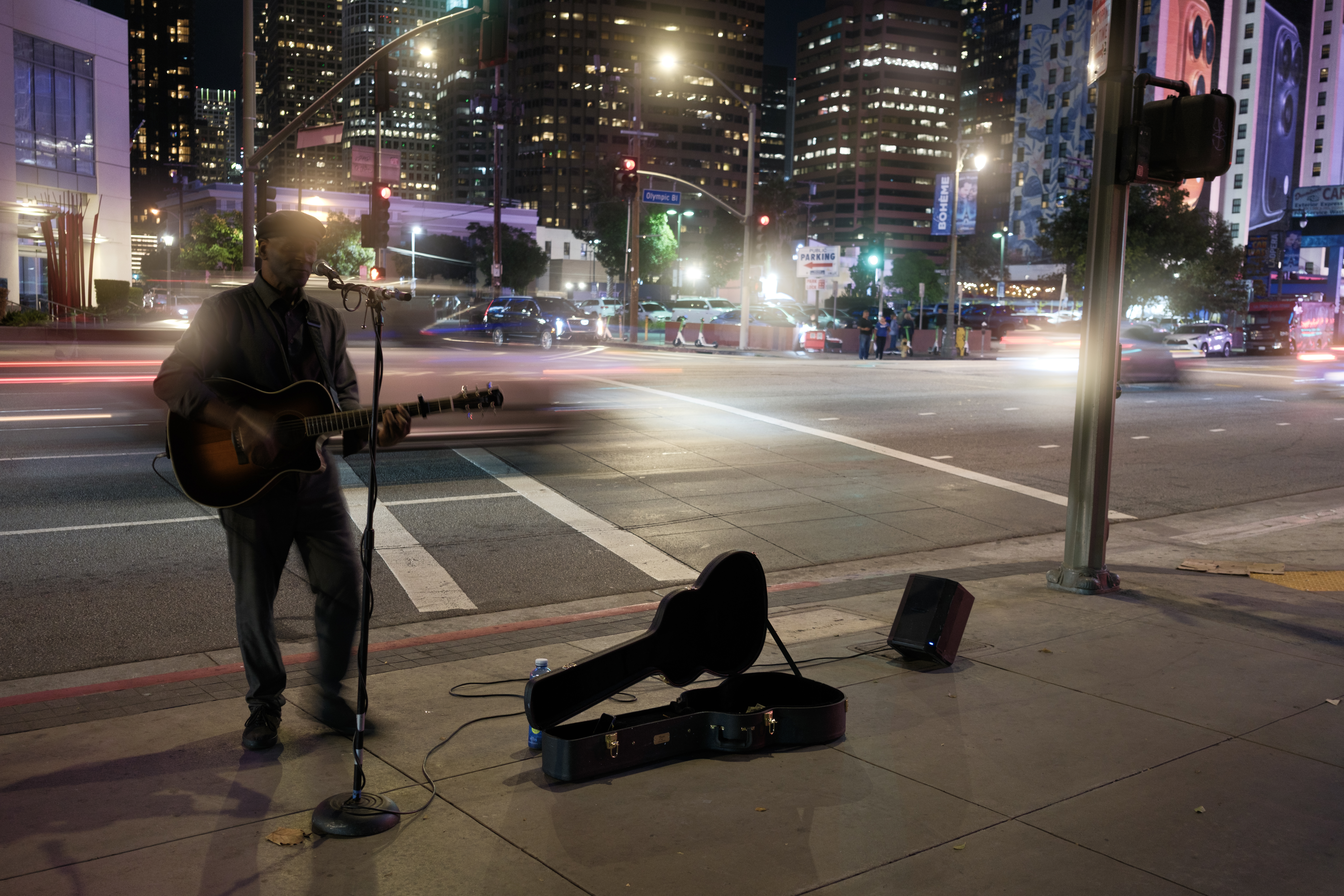A street performer image edited with Adobe Camera RAW's bloom instead of diffusion