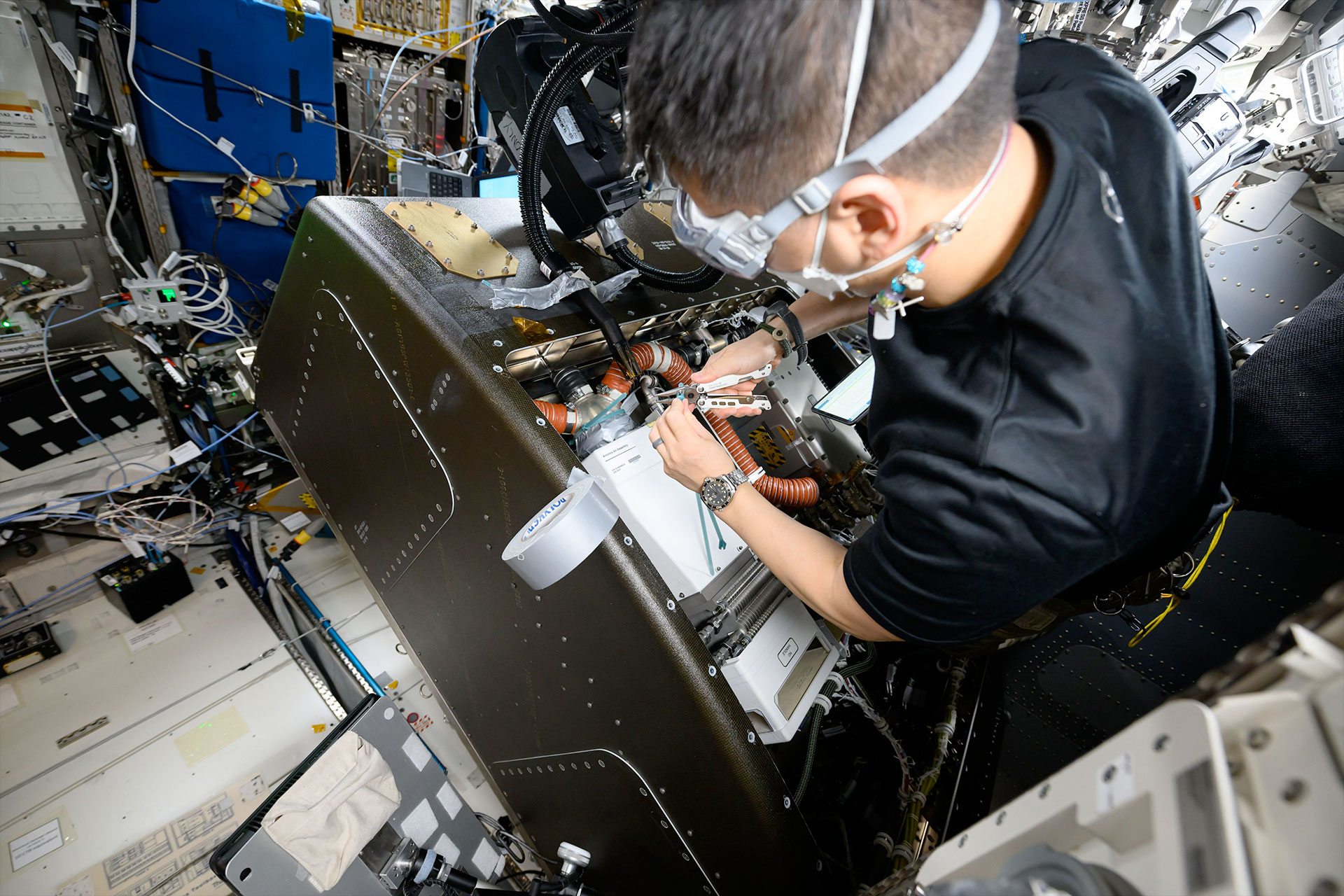 House humbles the SEAL-doctor-astronaut | At the ISS this week June 9-13, 2025