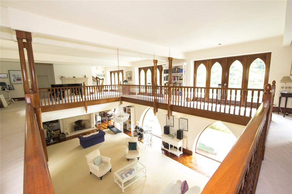 A Magnificent Lakeside Home Near Princess Anne s Cotswolds Estate A Magnificent Lakeside Home Near Princess Anne s Cotswolds Estate