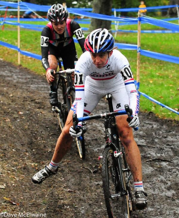 Helen Wyman (Kona) unclipping for safety in the turns
