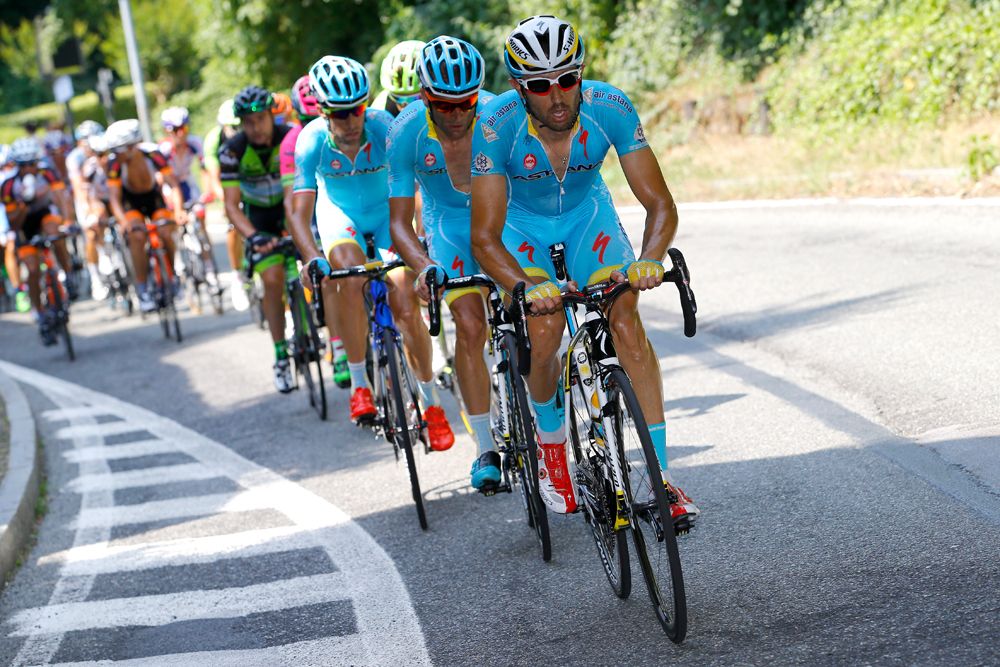 Astana set the pace for Nibali