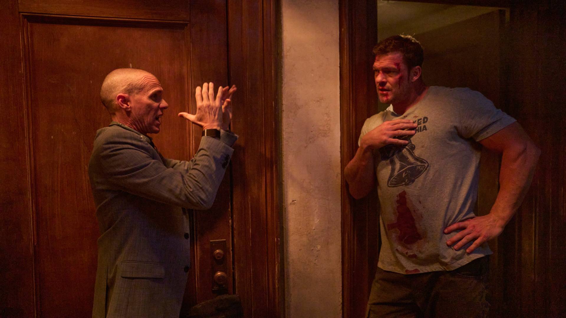 Alan Ritchson filming behind the scenes with director Sam Hill on Reacher season 4